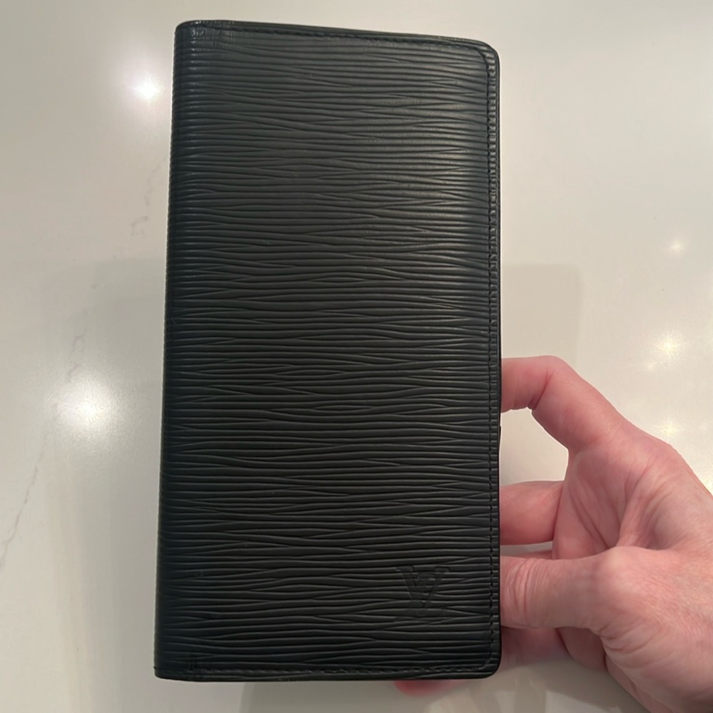 🖤LOUIS VUITTON BRAZZA BIFOLD WALLET IN EPI LEATHER BLACK EXCELLENT